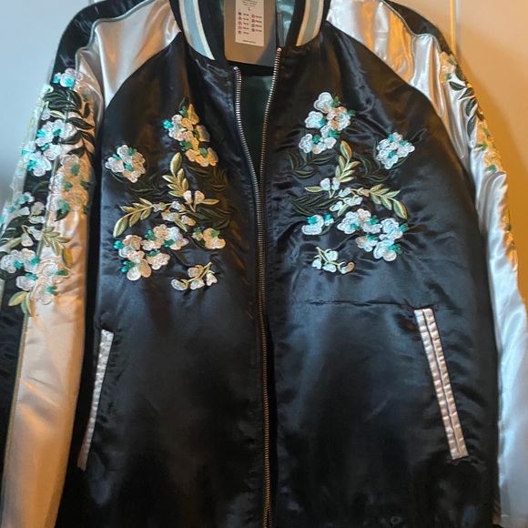 Jacket - Large - Picture 5 of 5
